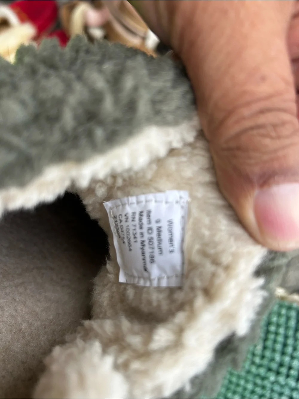 LL Bean Women’s Cozy Sherpa Slip-On Shoes in Dark Gray Slippers Size 9M
